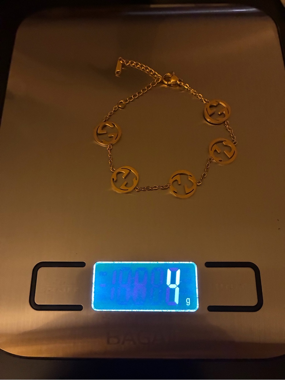 Gold Interlocking G Disc Chain Bracelet - Picture 6 of 8